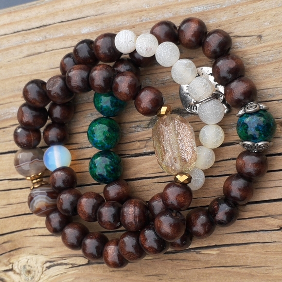 Handmade wooden semi precious stones bracelets - Picture 5 of 5